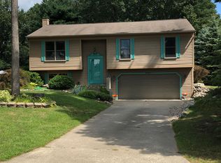 5224 Weston Ct, Commerce Township, MI 48382