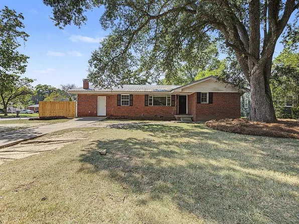 2401 Hilltop Dr, Albany, GA 31707