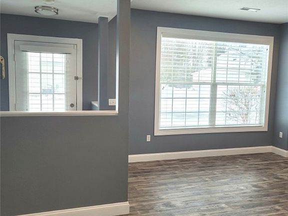 3rd image of 26146 Hawthorne Ct