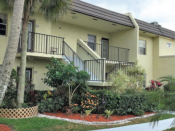2nd image of 150 Lake Meryl Dr APT 244