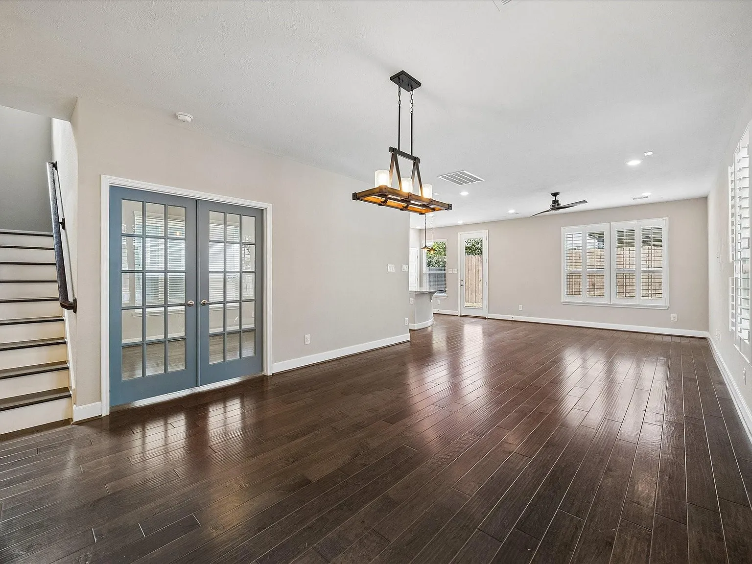 3 bed, 2.5 bath, 2147 sqft, $2,595 — Photo 3