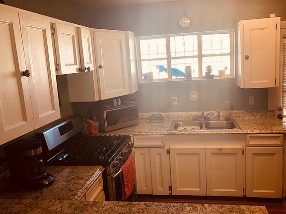 2nd image of 7863 Holly Pl