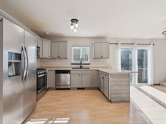 4th image of 45 Woodstone Ln SW