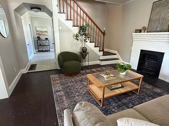 4th image of 1307 Robin Ln