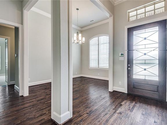 3rd image of 679 Creekway Dr