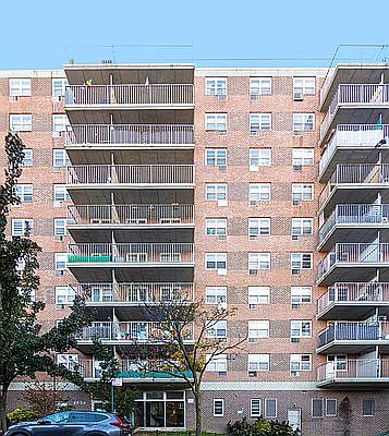 4th image of 47-30 59th St #2B