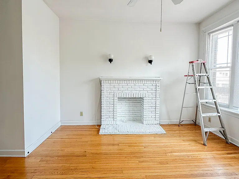 3054 N Greenview Ave #3 — Photo 1