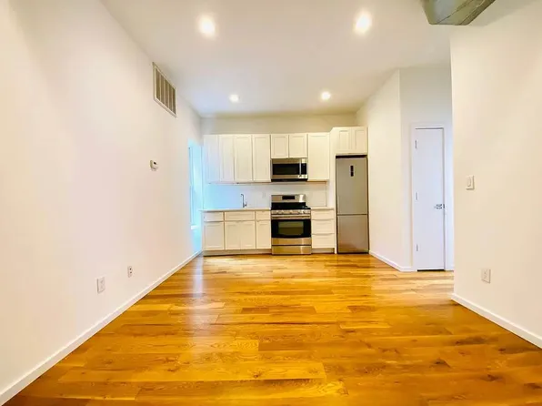 85 Rockaway Avenue image 1 of 14