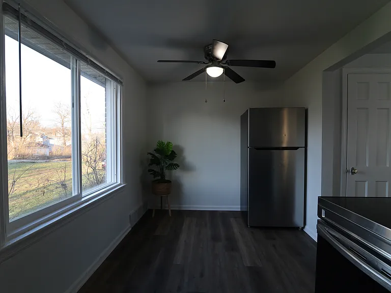 1039 Salem Ave #3 — Photo 6
