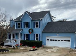 5522 Winding Oak Dr, Hickory, NC 28602