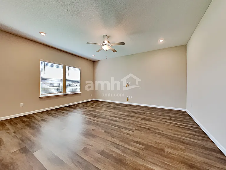 225 Edge Park Trl — Photo 7