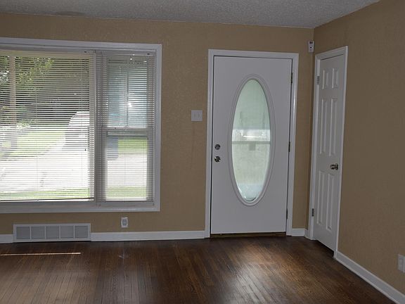3rd image of 6137 Jefferson Ave
