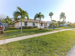 8210 SW 6th St, Pompano Beach, FL 33068