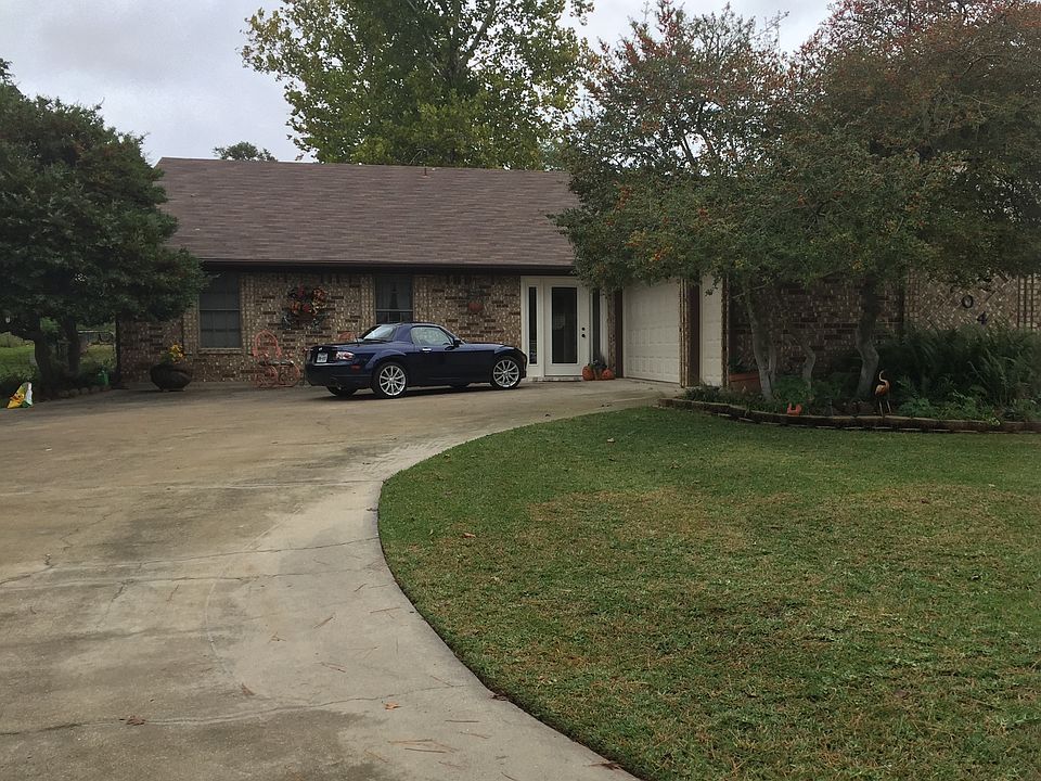 1st image of 704 Kiowa Dr W