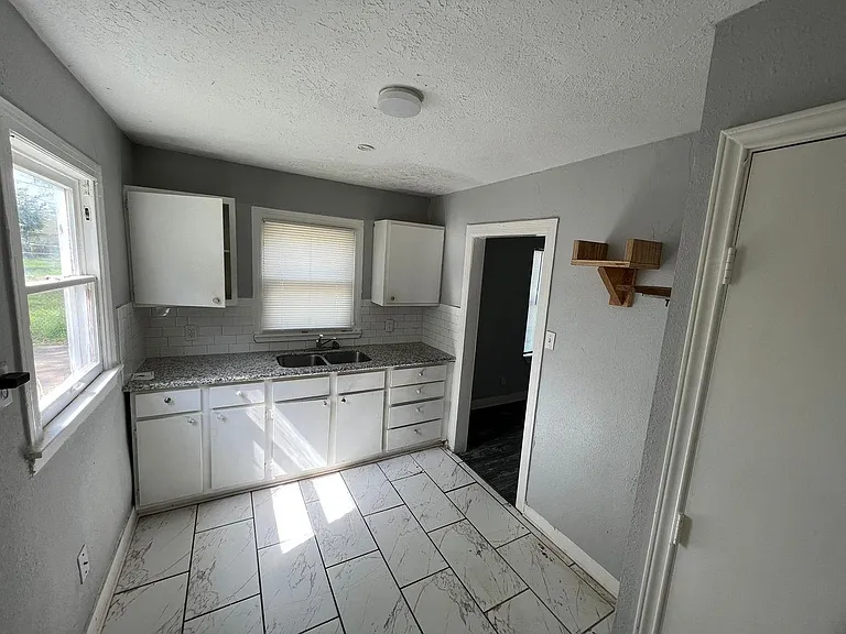 3210 Winbern St #A — Photo 4
