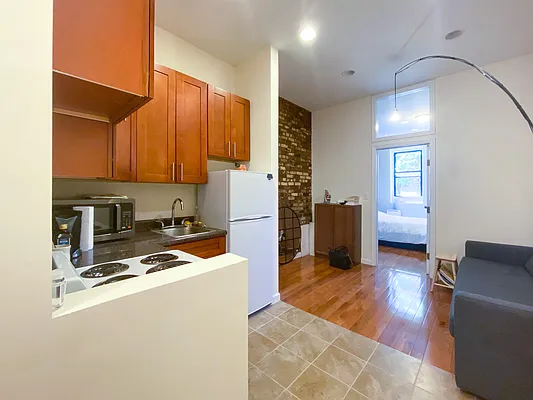 Rented by City Connections Realty | media 25