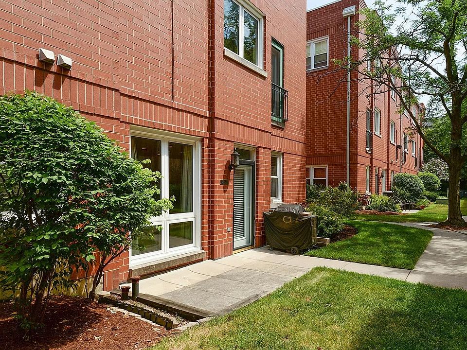 1st image of 1833 W Oakdale Ave Unit G