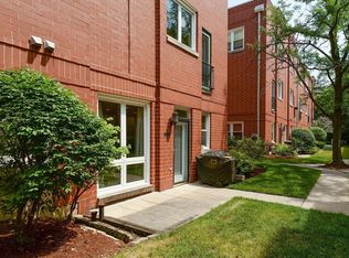 1833 W Oakdale Ave UNIT G, Chicago, IL 60657