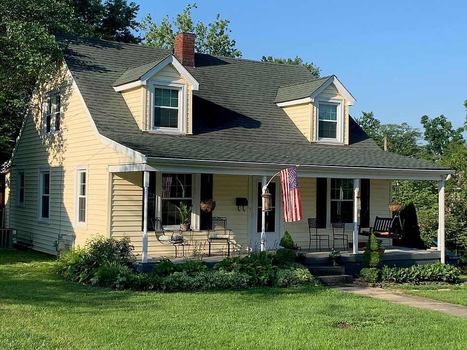 1st image of 1306 Oak St