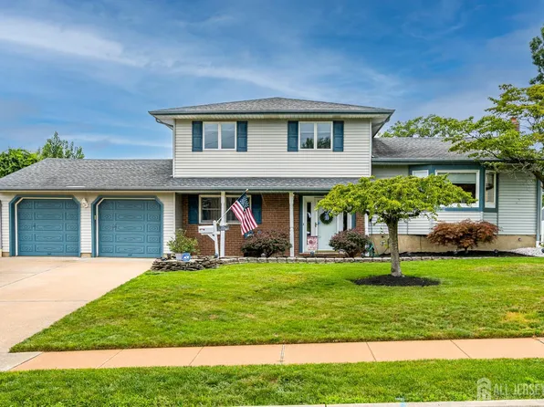 7 Zaleski Dr, Sayreville, NJ 08872