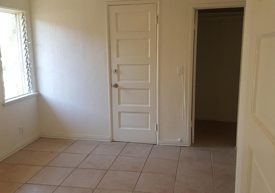 1st image of 573 Woodward Blvd #B