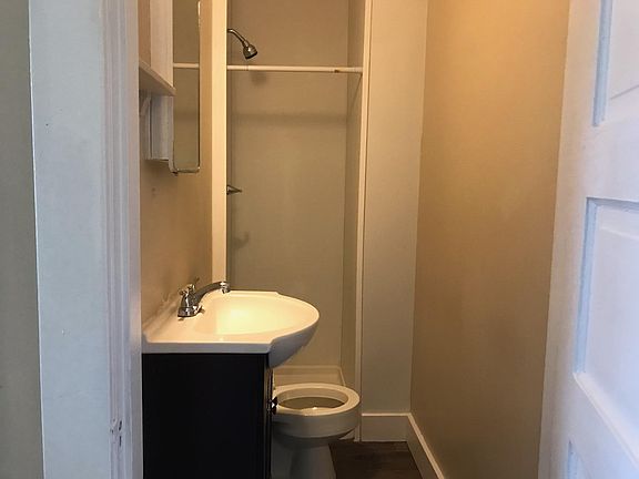 4th image of 140 Park Dr #2A