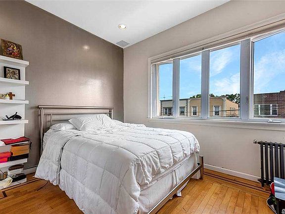 4th image of 2368 24th St