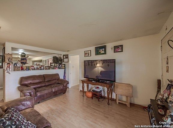 5th image of 1706 McCauley Ave
