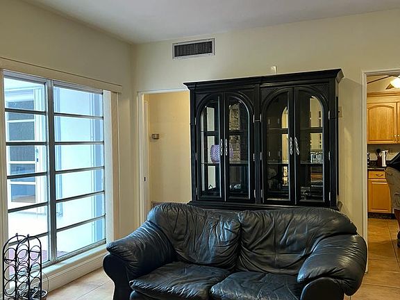 2nd image of 1439 Miller Rd