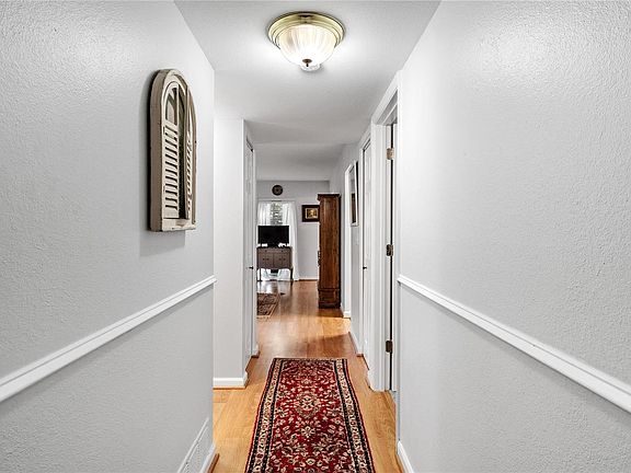 5th image of 426 Colony Woods Dr #A
