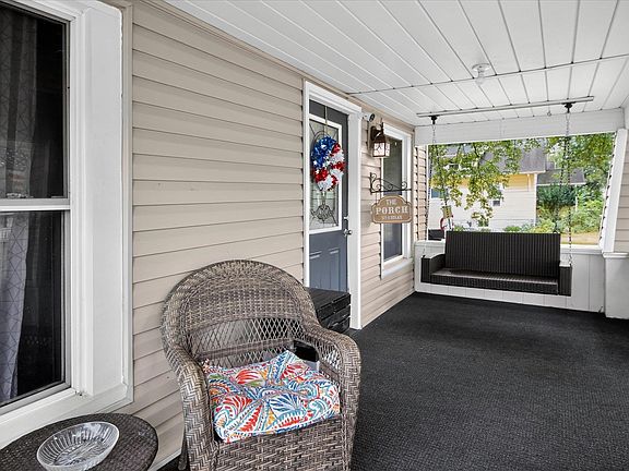 4th image of 111 Penrith Ave