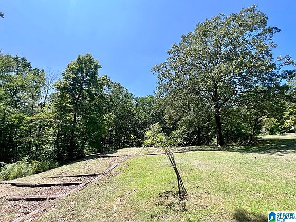 3rd image of 327 Hillside Dr