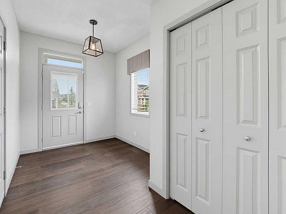4th image of 590 W River Heights Cres
