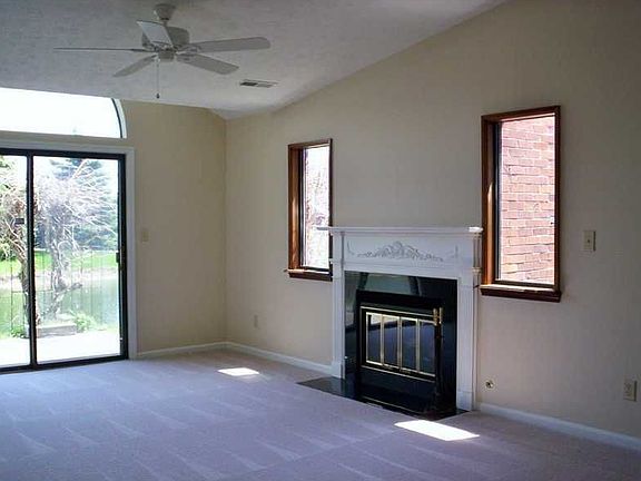3rd image of 9295 Golden Oaks E