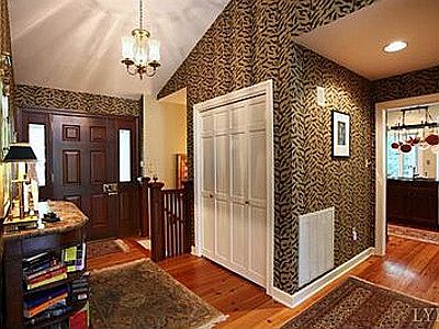 3rd image of 216 Howard Dr