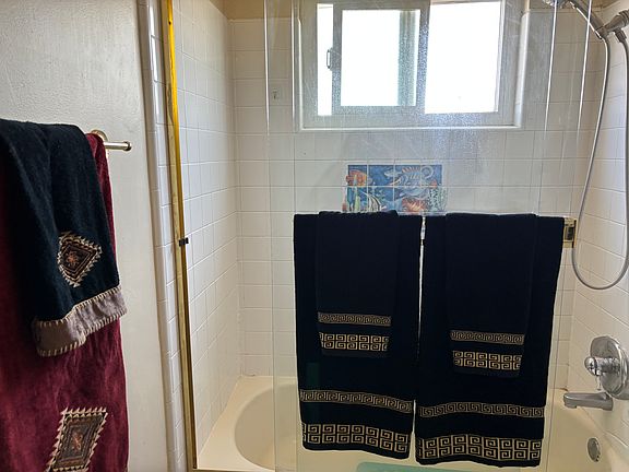 2nd image of 1572 Quebec Ct APT 4