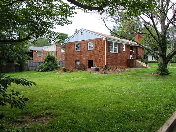 5th image of 500 Lynn Pl