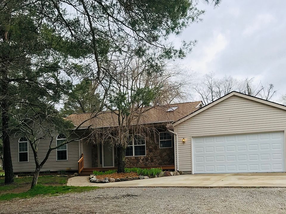 1st image of 270 Sherman Ct