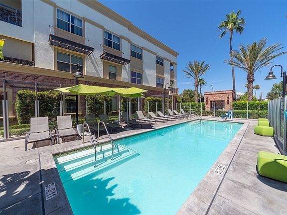3rd image of 435 S Anaheim Blvd Unit 1