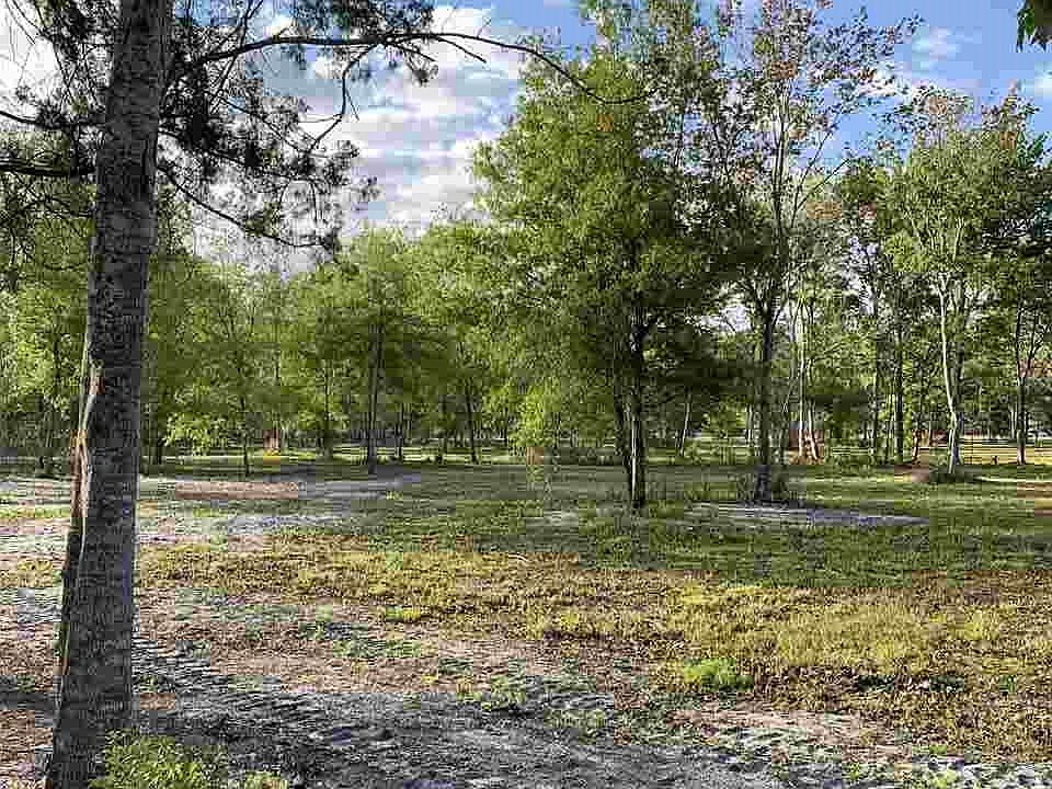 2nd image of 2530 Pellicer Rd