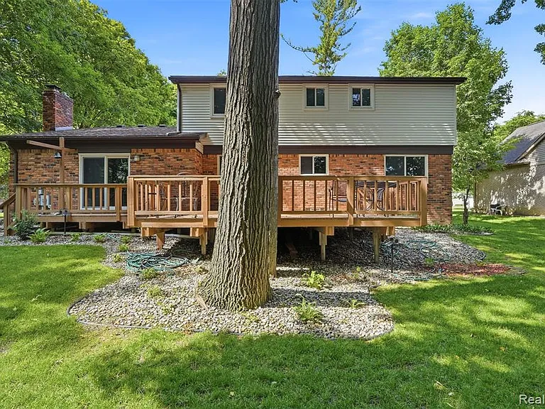 1880 Welling Dr — Photo 37