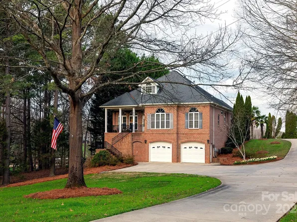 11929 Pinnacle Point Ln, Charlotte, NC 28216