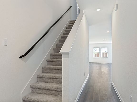 5th image of 2200 Meadow Park Dr