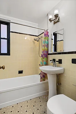 Bathroom, photo 2