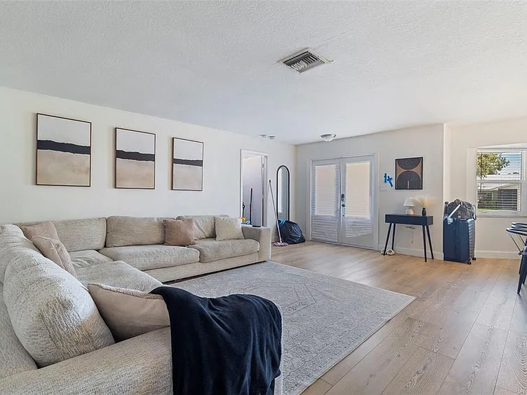 5776 Augusta Cir — Photo 8