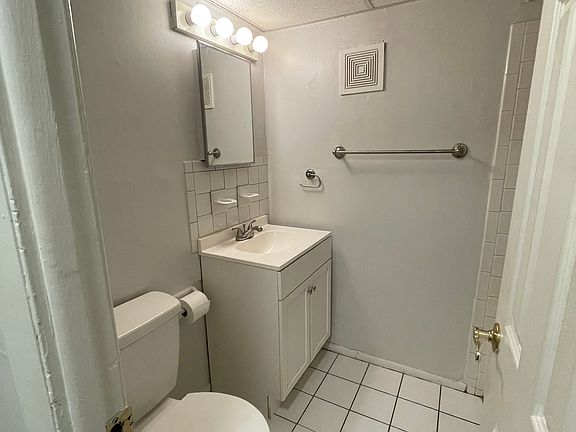 5th image of 260 Greenough St Floor 1
