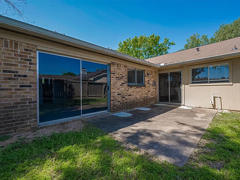 319 Gentilly Dr — Photo 21