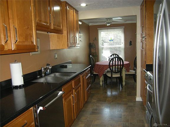 5th image of 107 W Van Lake Dr