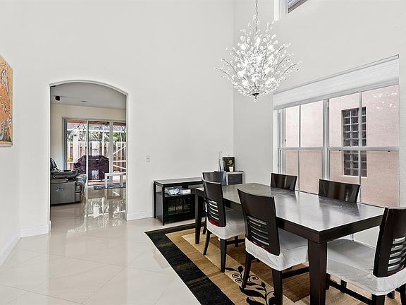 3rd image of 9728 Vineyard Court