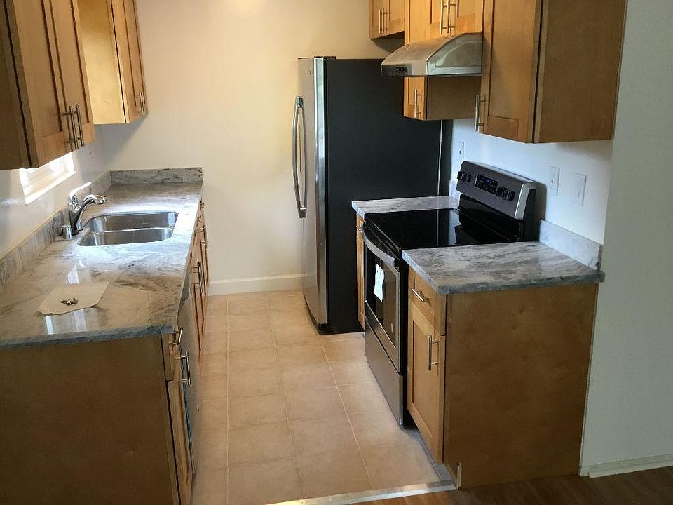 1st image of 185 Waverley St